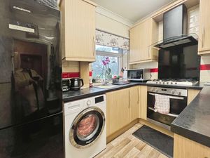 Kitchen- click for photo gallery